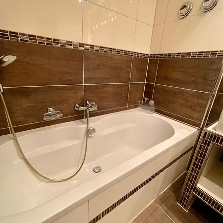 Goldstadt Garden - Apartmán Pforzheim