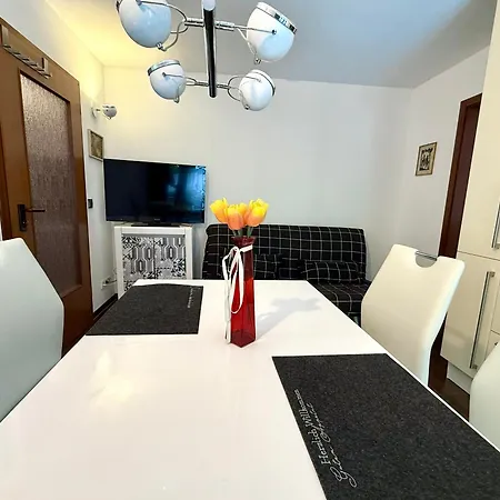 Διαμέρισμα Goldstadt Garden - *