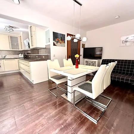 Apartmán Goldstadt Garden - *